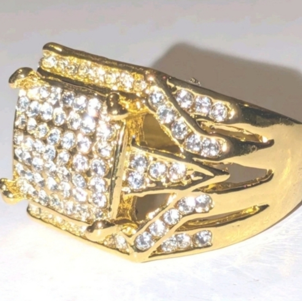 Elegant Gold Colored Men's Ring
